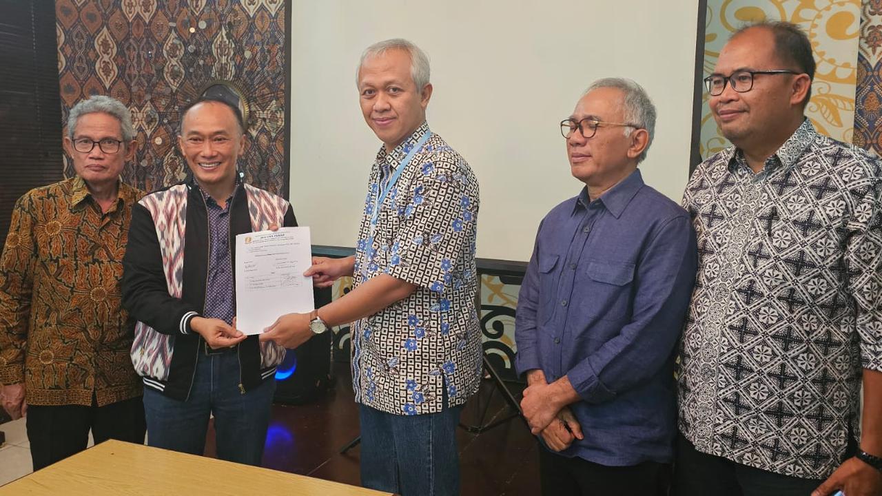 Ikatan Keluarga Alumni Universitas Sebelas Maret mengadakan pemilihan Majelis Wali Amanat.