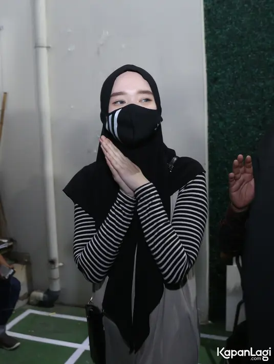 "Kita sudah memiliki beberapa bukti-bukti yang nanti dikuatkan (dengan) keterangan saksi. Ada video, chat dan sebagainya. Nanti perlu didalami juga sama polisi," ujar  kuasa hukumya, Andy. [Foto: Budy Santoso/KapanLagi.com]