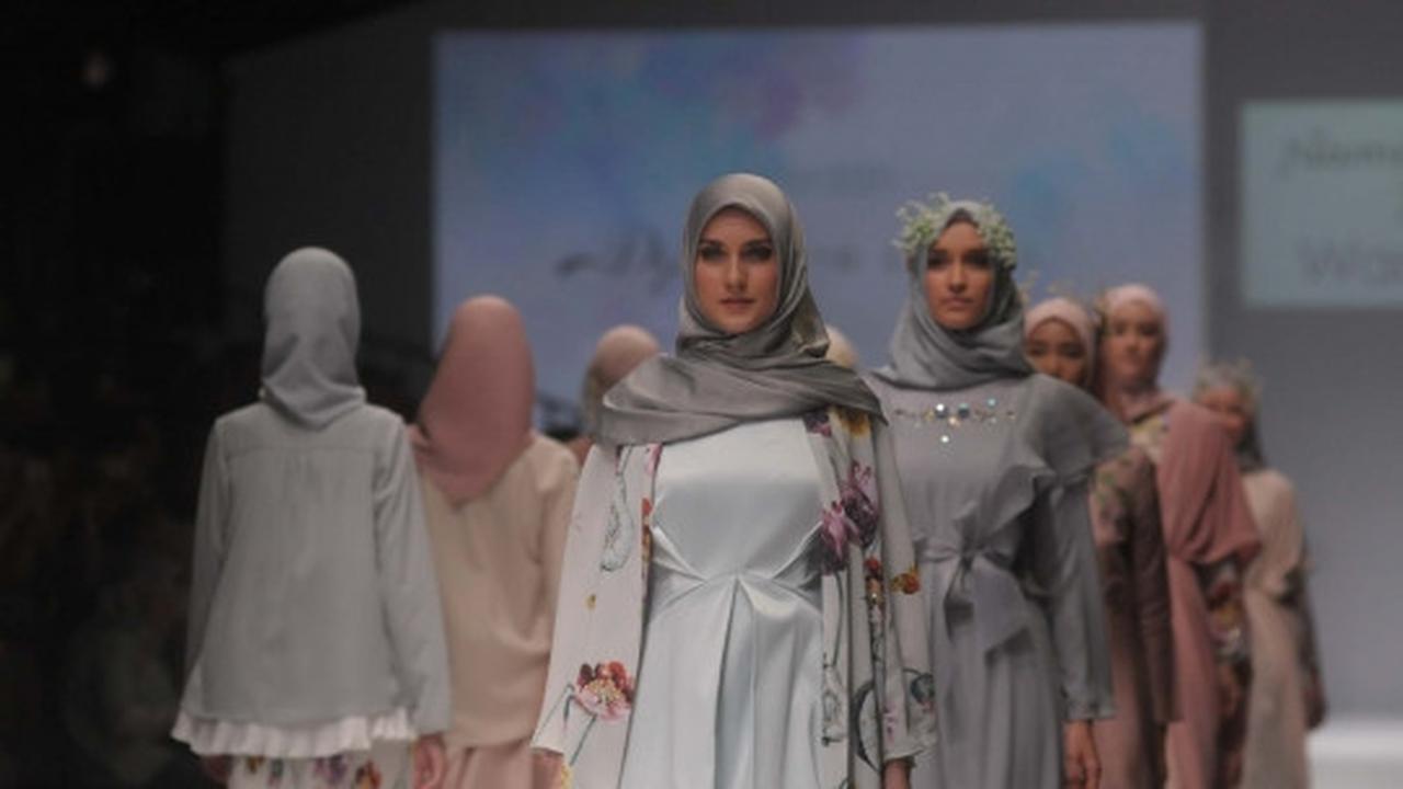Keanggunan busana muslim cantik karya desainer ternama di JFW 2016