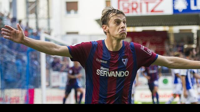 Javi Lara  mencetak gol lewat tendangan bebas dari sudut yang sempit yang tak bisa di halau penjaga gawang Real Sociedad. Gol ini membawa kemenangan SD Eibar atas Sociedad dengan skor 1- 0.