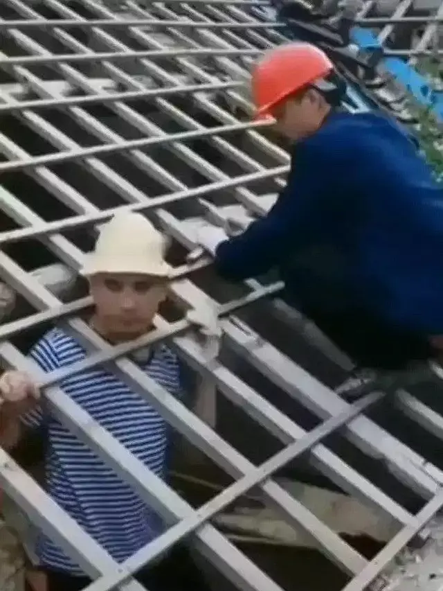 7 Momen Apes Orang Kerja di Proyek Pembangunan Ini Bikin Kasihan