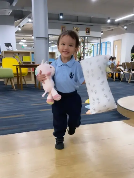 Anak Shandy Aulia Sekolah (Instagram/missclaireherbowo)