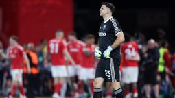 Nottingham Forest meraih hasil positif saat menghadapi Aston Villa pada leg pertama semifinal Liga Europa 2025/26. Bermain di The City Ground, Nottingham, Jumat dini hari WIB, Forest menutup laga dengan kemenangan 1-0 atas sesama klub asal Inggris tersebut. (AFP/Darren Staples)