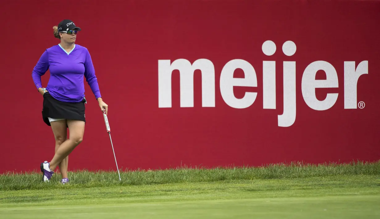 Jackie Stoelting saat bertanding pada hari terakhir Meijer LPGA Classic di Blythefield Country Club di Grand Rapids, Mich, (18/6). (Mike Clark / Grand Rapids Press via AP)