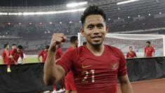 Andik Vermansah merayakan kemenangan Timnas Indonesia atas Timor Leste 3-1, Selasa (13/11/2018) di Stadion Utama Gelora Bung Karno. (Bola.com/Muhammad Iqbal Ichsan)