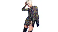 Rita Ora Bantu Korban Kebakaran Apartemen London