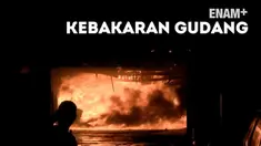 Sebuah gudang suku cadang elektronik di Batuceper Tangerang terbakar. Api diduga berasal dari percikan api las dari sebua bengkel mobil yang menyambar bahan yang mudah terbakar.