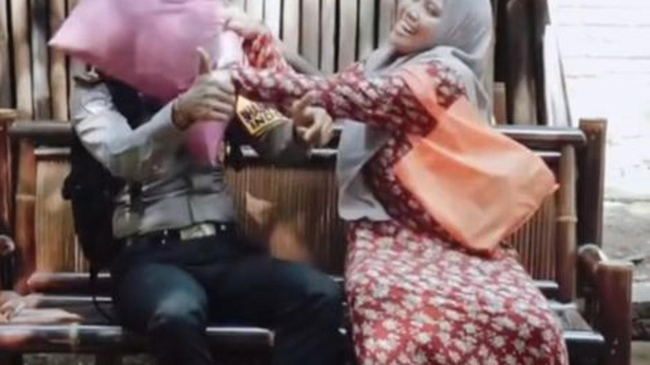 Disuruh Tidur di Luar<br>