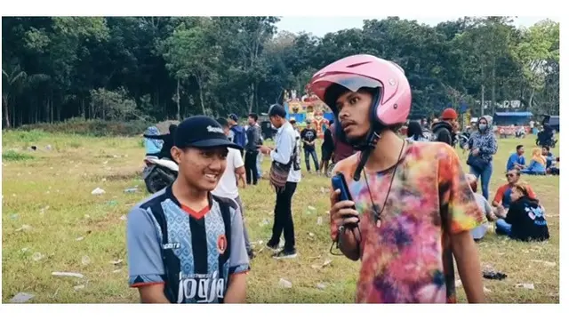 Harga Outfit Warga Desa Ini Bikin Senyum, Hypebeast Kearifan Lokal