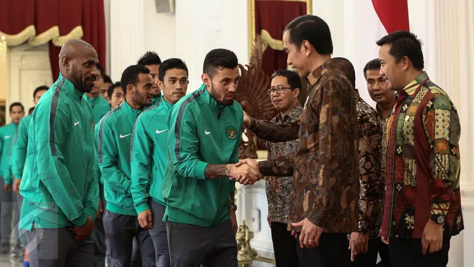 20161219-Jokowi Makan Siang dengan Timnas Garuda-Jakarta