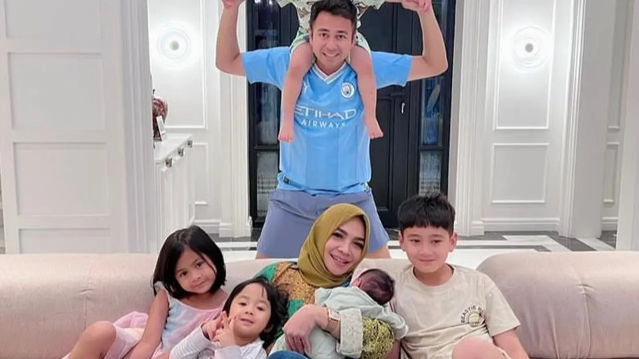 Nuni keceplosan sebut ibu kandung bayi Lily. (Instagram.com/@rieta_amilia)