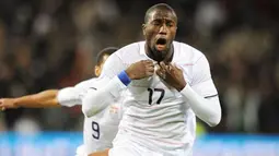 Striekr AS, Jozy Altidore merayakan gol pertamanya ke gawang Spanyol di semifinal Piala Konfederasi yang digelar di Freet State Stadium, Bloemfontein, 24 Juni 2009.  AFP PHOTO / ROBERTO SCHMIDT