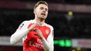 Gelandang - Aaron Ramsey (Arsenal), jika dibandingkan dengan Michael Carrick, pemuda berusia 25 tahun ini penampilannya lebih baik sejauh berjalannya musim ini. (EPA/Facundo Arrizabalaga)