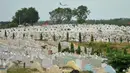 Pangkalpinang memiliki kompleks pemakaman etnis Tionghoa terbesar se-Asia Tenggara, yakni Pemakaman Sentosa. Konon salah satu makam tertua sempat dipugar pada tahun keempat pemerintahan Sungai Yat Sen. (Liputan6.com/Gempur M Surya)