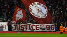 1. Tragedi Hillsborough (Inggris 1989) - Laga yang tak terlupakan bagi fans Liverpool dan Nottongham Forest. Pertandingan yang penting di laga semifinal FA Cup berimbas penuh sesaknya stadion Hillborough oleh fans fanatik kedua tim. (AFP/Paul Ellis)