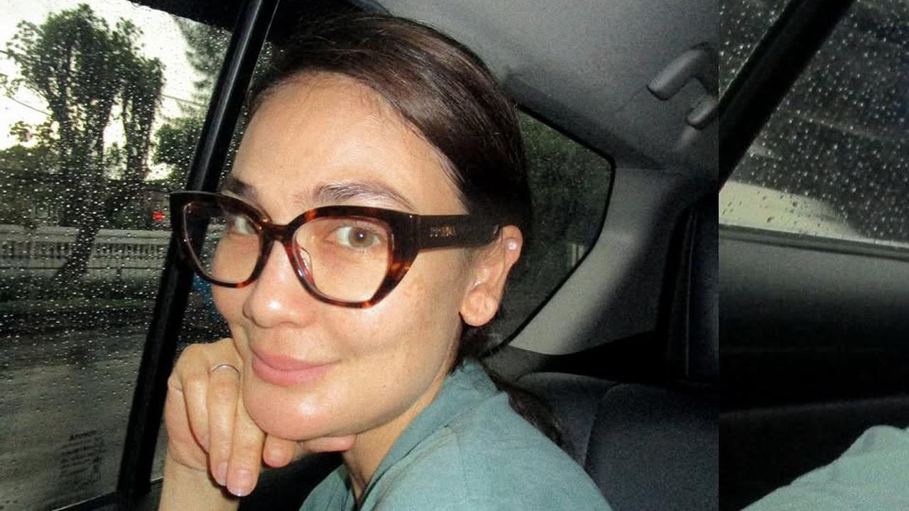 6 Momen Luna Maya Tampil Tanpa Makeup, Buktikan Bahwa Pesona Sejati Tak Butuh Riasan