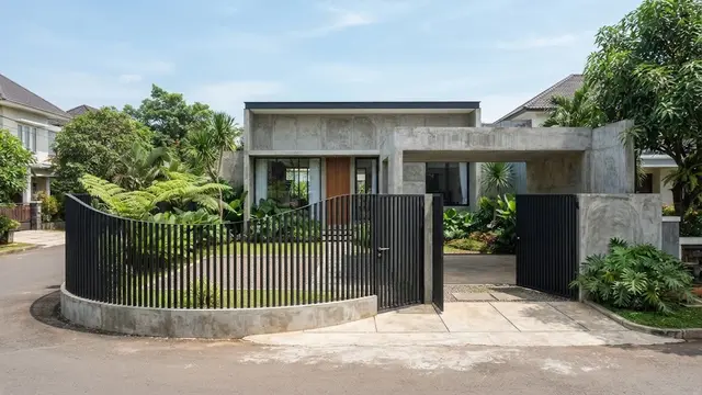 Pagar dengan Gaya Melengkung ke Dalam