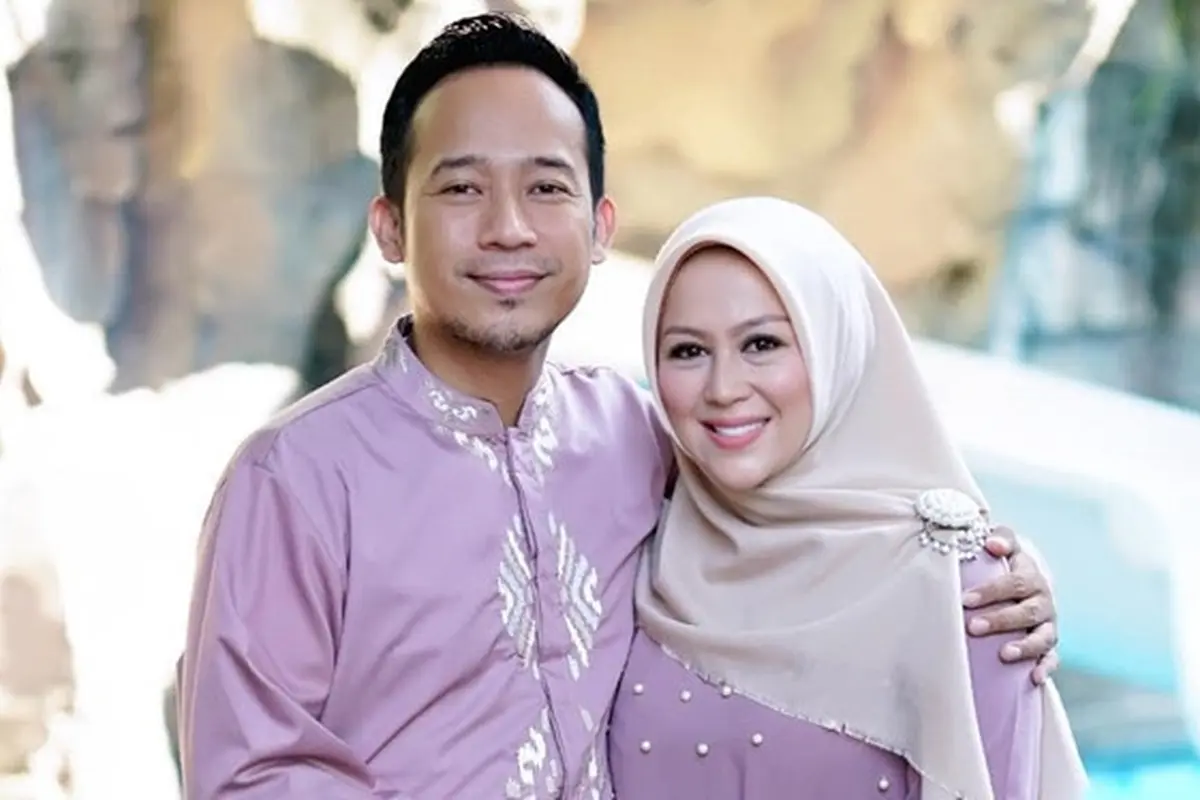 Kebersamaan Denny Cagur dan Istri