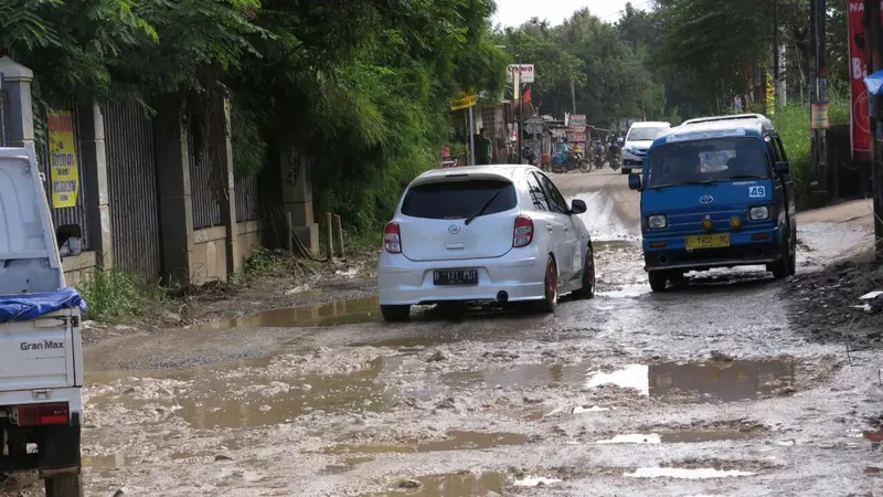 Jalan rusak di Kabupaten Bogor