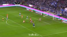 Berita video tim klub Portugal, Porto, memiliki cara cantik untuk mencetak gol di liga. This video presented by BallBall.