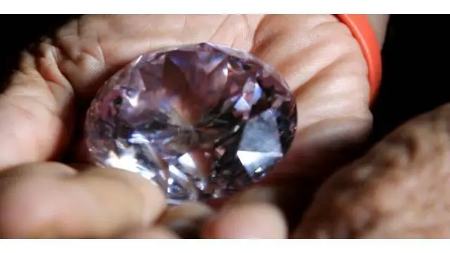 Saat ini, Qarsing tengah mengupayakan untuk membuat sertifikat berlian sebelum menjualnya kepada orang lain.