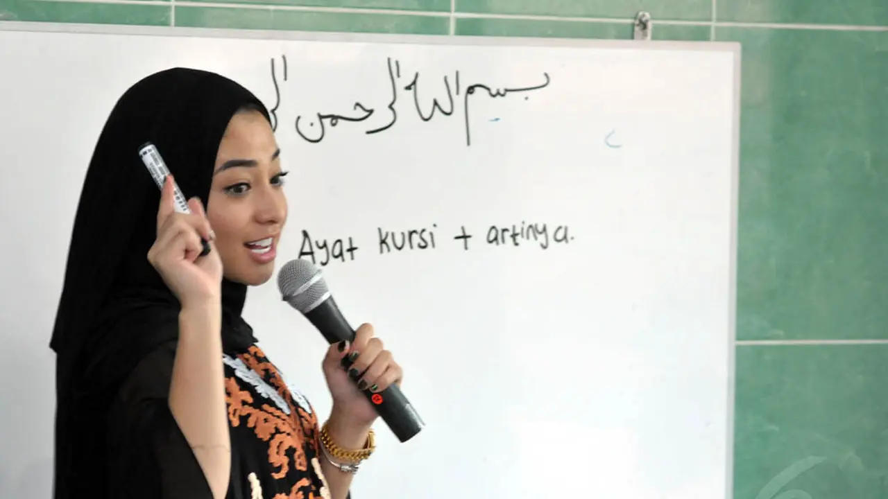 Manisnya Nikita Willy Berhijab
