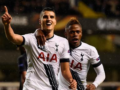 Pemain Totteham Hotspur, Erik Lamela, merayakan gol yang dicetaknya ke gawang AS Monaco dalam laga Grup J Liga Europa yang berlangsung di Stadion White Hart Lane, London, Inggris, Kamis (10/12/2015). (Reuters/Dylan Martinez)