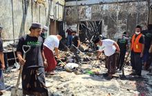 Fakta Unik Relawan Baguss Jatim: Ratusan Santri Bersihkan Sisa Kebakaran Gedung Grahadi Surabaya