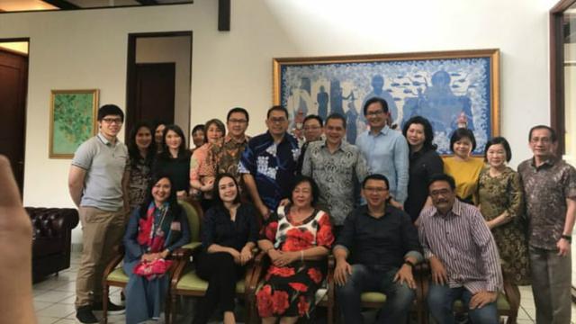 Ahok berkumpul bersama keluarga, Bripda Puput, dan sahabat