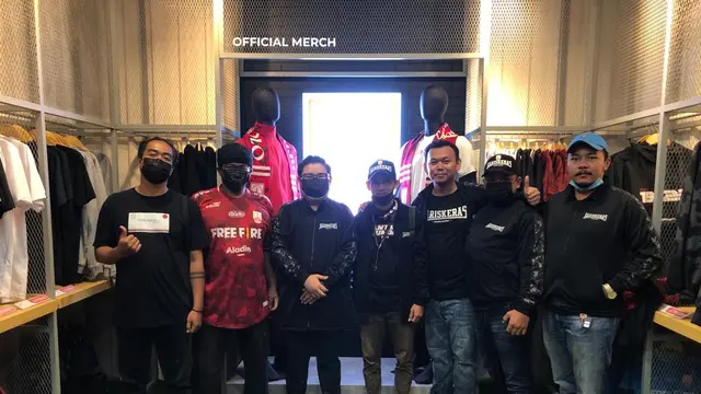 Kelompok Garis Keras Sambernyawa saat Bersama Komisaris Persis Solo, Kevin Nugroho