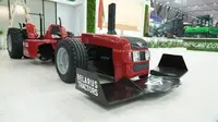 Perusahan Ini Ciptakan Mobil F1 dari Onderdil Traktor (Sumber: Oddity Central)