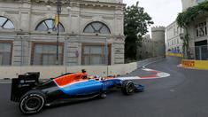 Pebalap Manor Racing asal Indonesia, Ro Haryanto, finis di posisi ke-18 F1 GP Baku di Sirkuit Baku, Azerbaijan, Minggu (19/6/2016). (EPA/Zurab Kurtsikidze)
