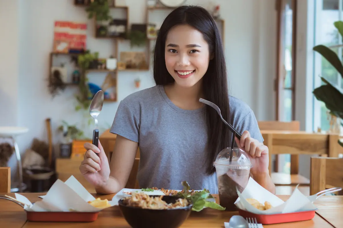 Tips sehat dan bebas kolesterol selama menyantap makanan berminyak.