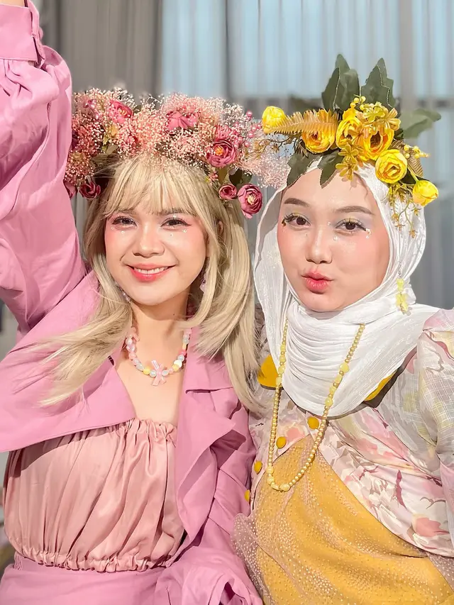 Potret Sinta dan Jojo Tirukan Tren Makeup Douyin. (instagram/sisisinta/jojoevitae)