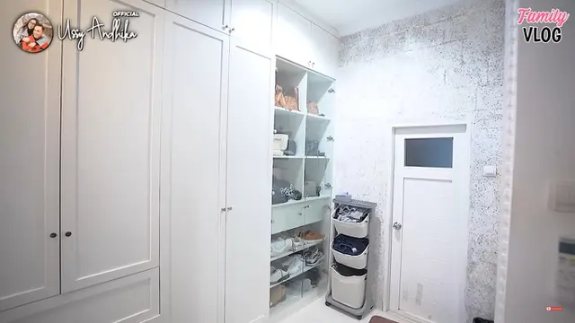 Potret Rumah Ricky Cuaca