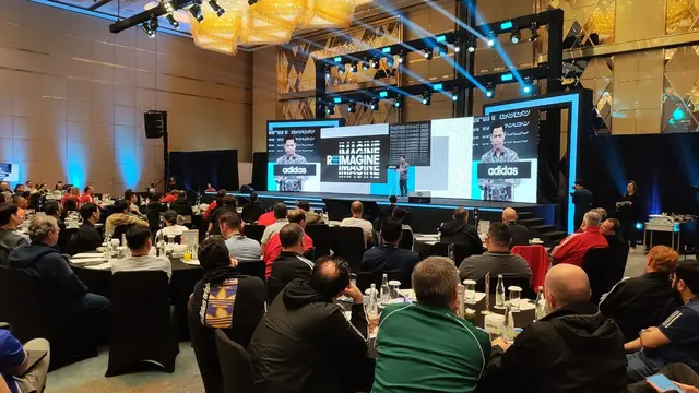 Mewakili Menteri Koordinator Bidang Perekonomian Airlangga Hartarto, Deputi Bidang Koordinasi Perniagaan dan Industri Ali Murtopo Simbolon dalam acara Adidas Global Partner Summit, Selasa (21/3/2023). (Dok Kemenko Perekonomian)