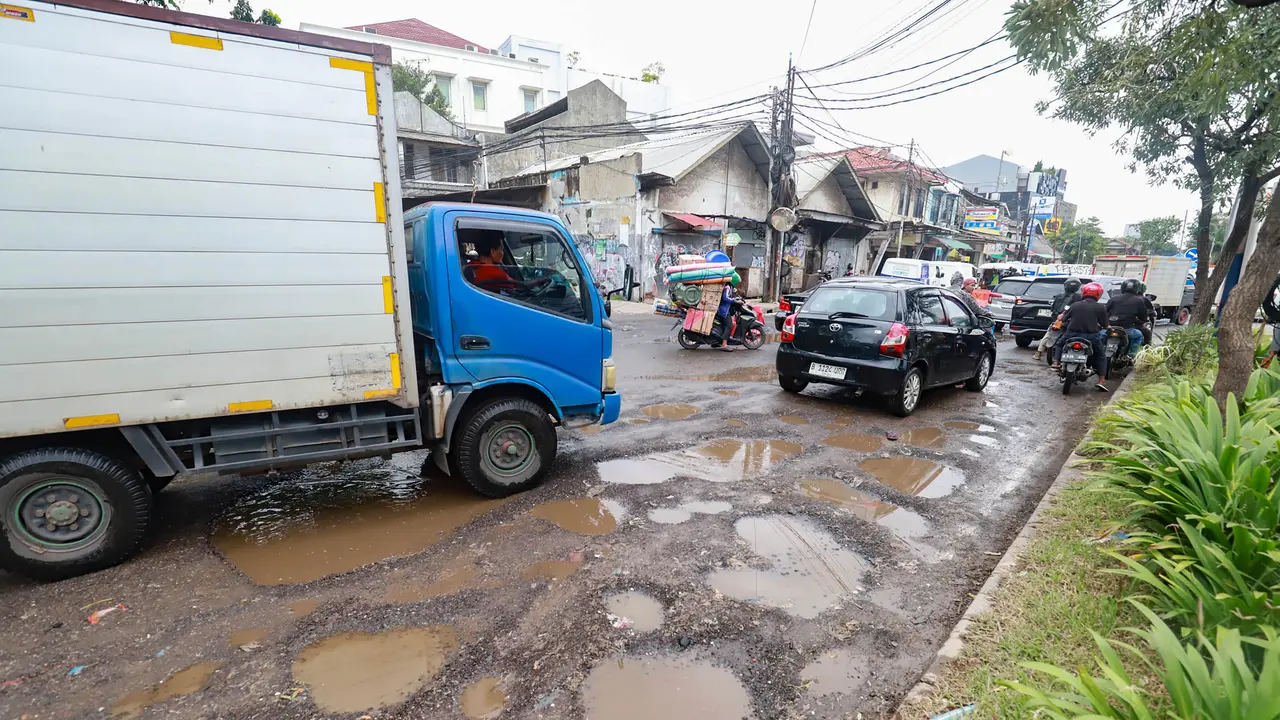 Jalan Mitra Bahari dan Gedong Panjang Penjaringan Jakarta Rusak Parah, Begini Potretnya