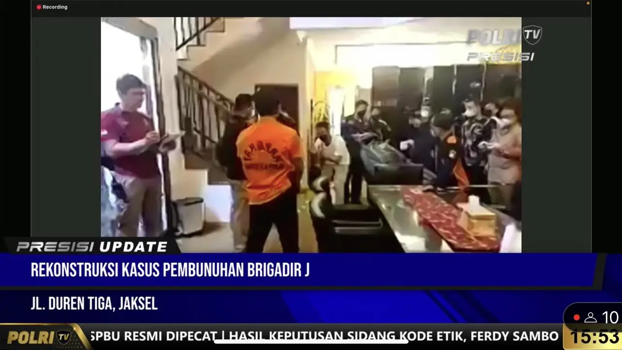 Bharada E menodongkan pistol ke Brigadir J di rumdin Ferdy Sambo