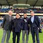 Erick Thohir dan Anindya Bakrie diumumkan sudah resmi memiliki mayoritas saham klub sepakbola Oxford United, anggota divisi satu (League One) Liga Inggris