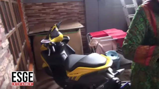 Potret Kosan Ely Sugigi (sumber: YouTube/Esge Entertainment)