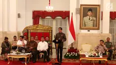 Presiden Joko Widodo atau Jokowi memimpin Sidang Kabinet Paripurna di Istana Negara, Jakarta, Senin (9/4). Sidang membahas ketersediaan anggaran dan pagu indikatif serta prioritas nasional tahun 2019. (Liputan6.com/Angga Yuniar)