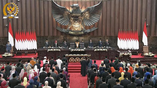 Pelantikan dan pembacaan sumpah dan janji anggota DPR periode 2024-2029, Selasa (1/10/2024)