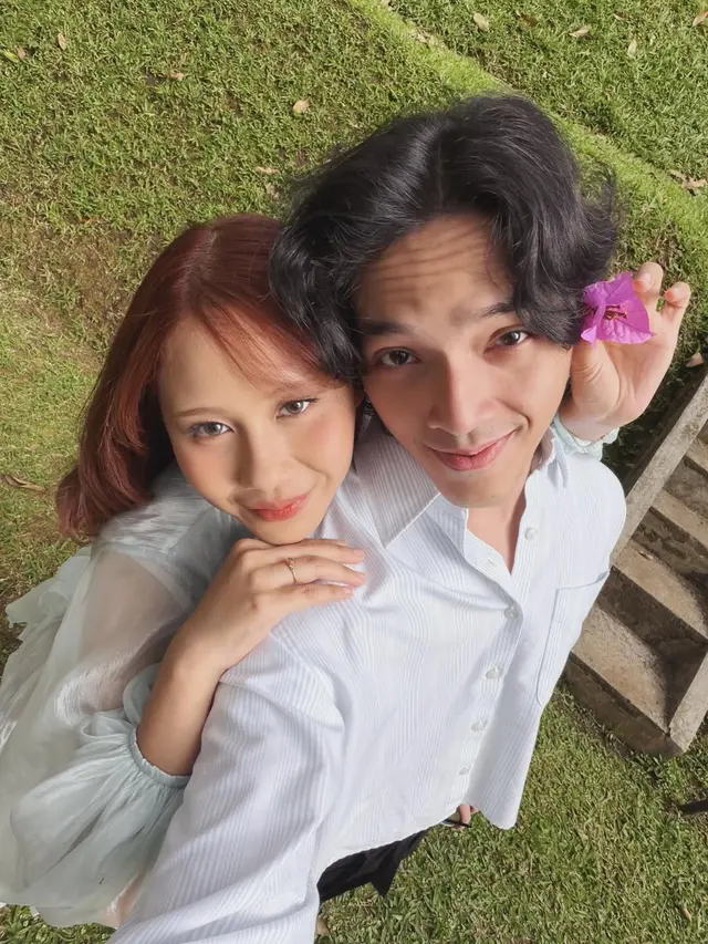 Potret Serasi Pasutri Selebriti Rayakan Lebaran, dari Angga Yunanda-Shenina Cinnamon hingga Yura Yunita-Donne Maula