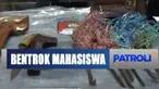 Penikaman berawal dari dendam lama antara kedua belah pihak, yakni kelompok pelaku dan korban.