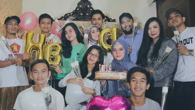 Dikabarkan Dekat, Ini 6 Momen Kebersamaan Didi Mahardika dan Rosmanizar