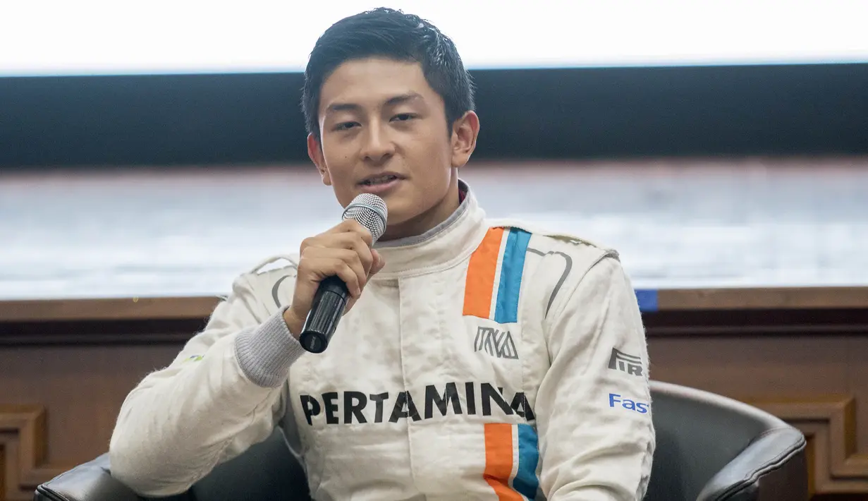 Jumpa pers itu diadakan Pertamina selaku sponsor Rio Haryanto untuk menyambut debutnya di Sirkuit Albert Park, Australia. (Bola.com/Vitalis Yogi Trisna)