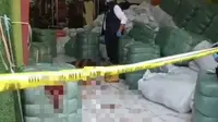 Baru Buka Toko, Pekerja Grosir Tewas Tertimbun Karpet