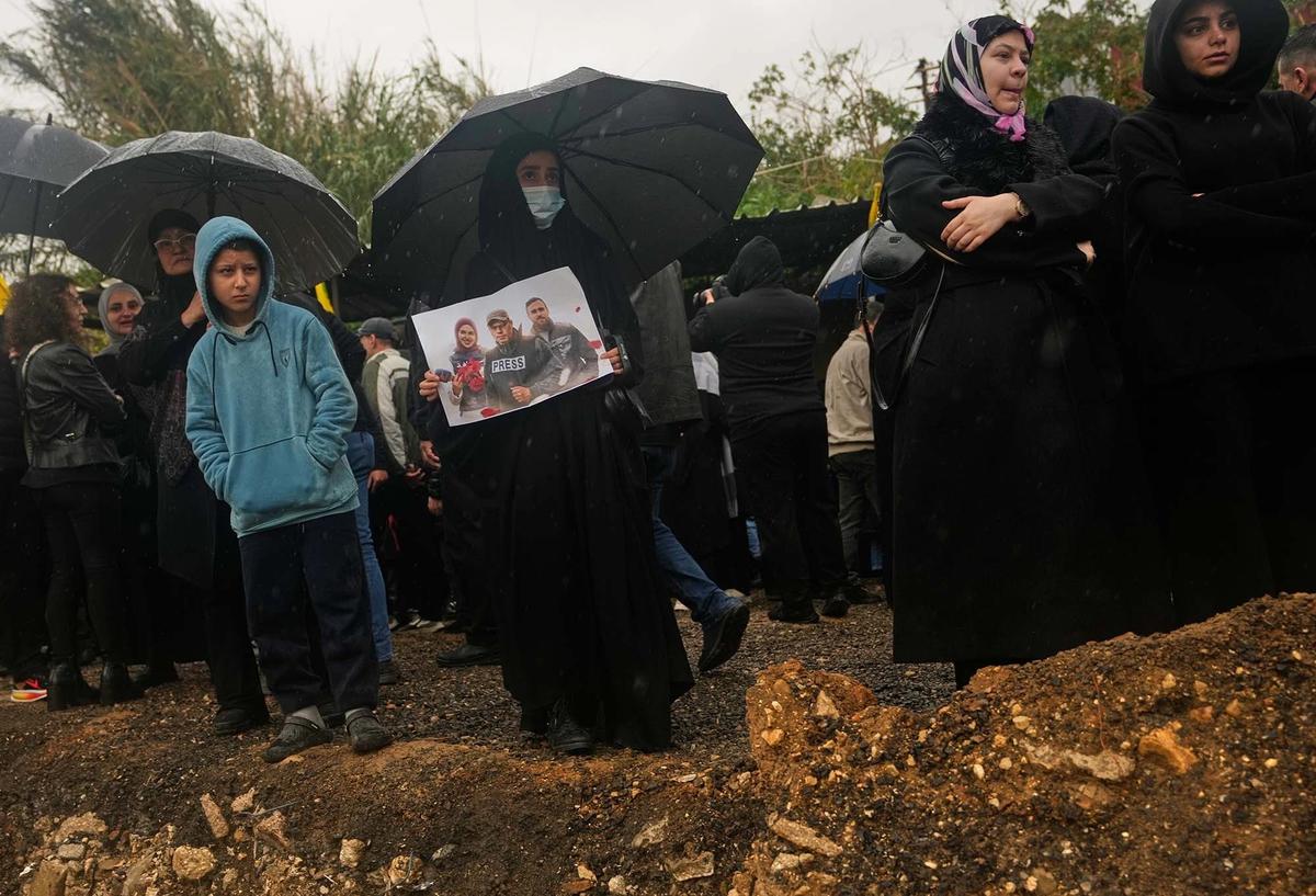 FOTO: : Tiga Jurnalis Tewas dalam Serangan Udara Israel di Lebanon