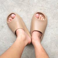 Ini Pilihan Sandal Slop Pria Nyaman di Bulan Ramadan, Stylish tapi Tetap Simpel