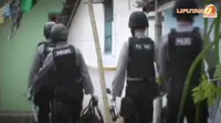[VIDEO] Densus 88 Geledah 2 Rumah Terduga Teroris di Probolinggo